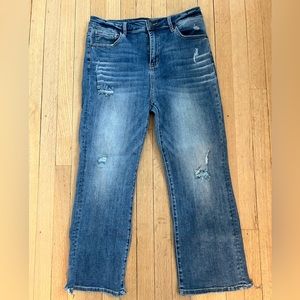 Risen straight leg distressed jean size 15/32